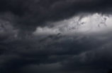 暴雨袭击浙江，乱雨纷纷，多地房屋受损